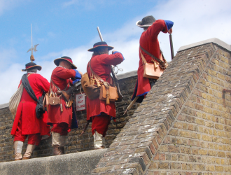 English defenders firing from ramparts